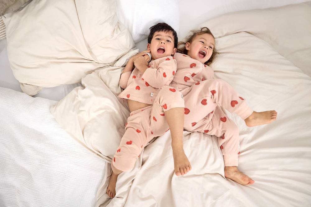 Lässig Baby Schlafoverall - Bio Baumwolle, Herzen, Rosa Fabrikverkauf