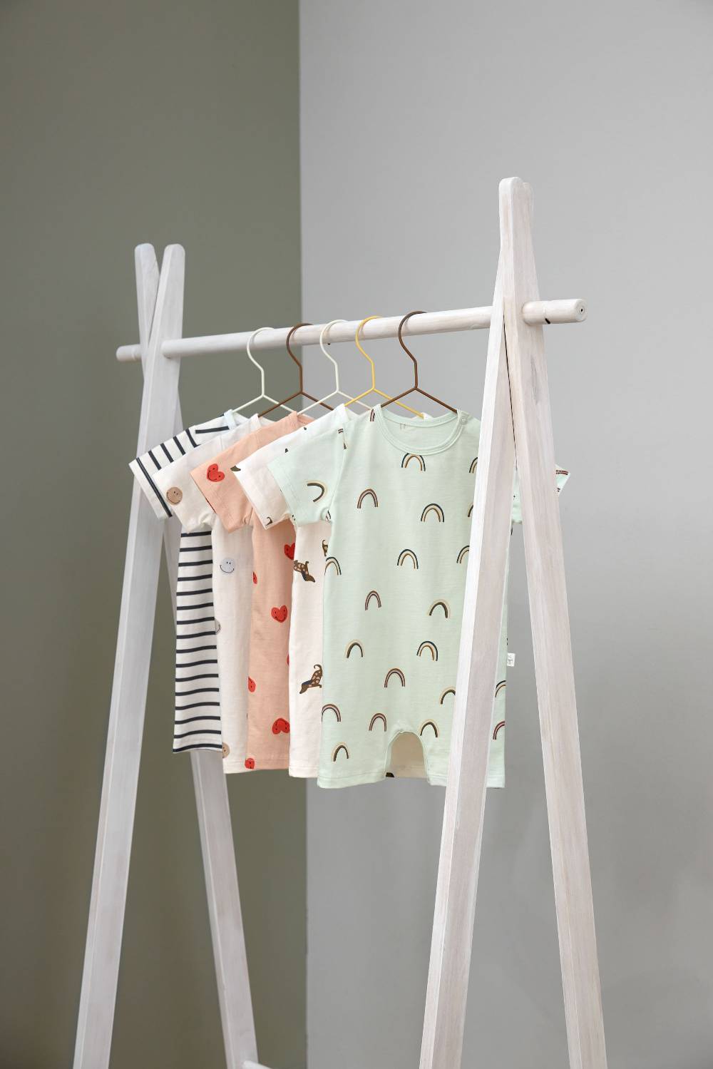 Lässig Baby Jumpsuit - Bio Baumwolle, Herzen, Rosa Exklusivangebot