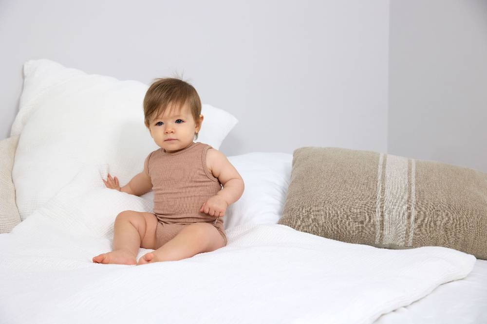 Lässig Baby Body - Ärmellos gerippt, Hellbraun Exklusive Angebote