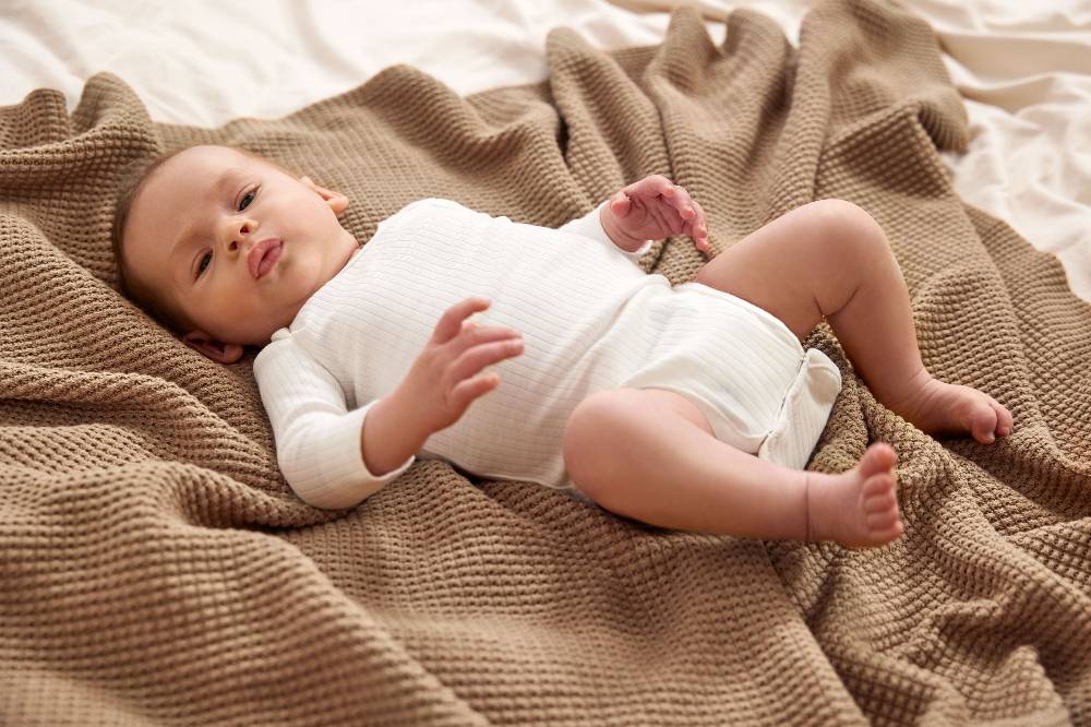 Lässig Baby Body Langarm - gerippt, Milky Räumungsverkauf