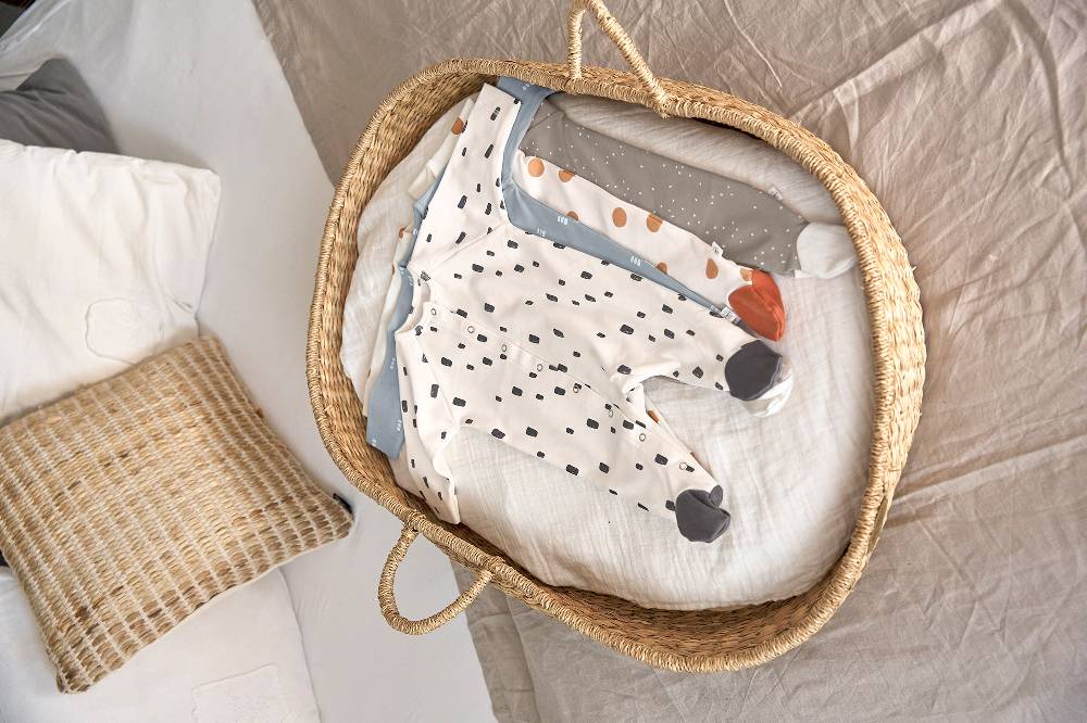 Lässig Baby Schlafanzug mit Füßen - Bio Baumwolle, Big Dots, Weiß Lagerräumung