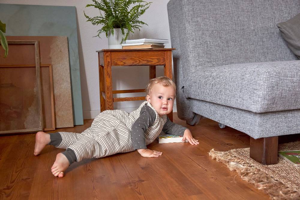 Lässig Kinder Schlafoverall 2,5 TOG, Striped, Grau Exklusive Angebote