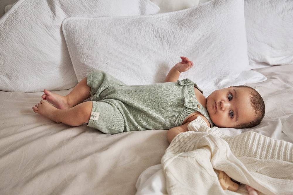 Lässig Baby Strampler - gestrickter Jumpsuit, Salbei Super Sparpreis