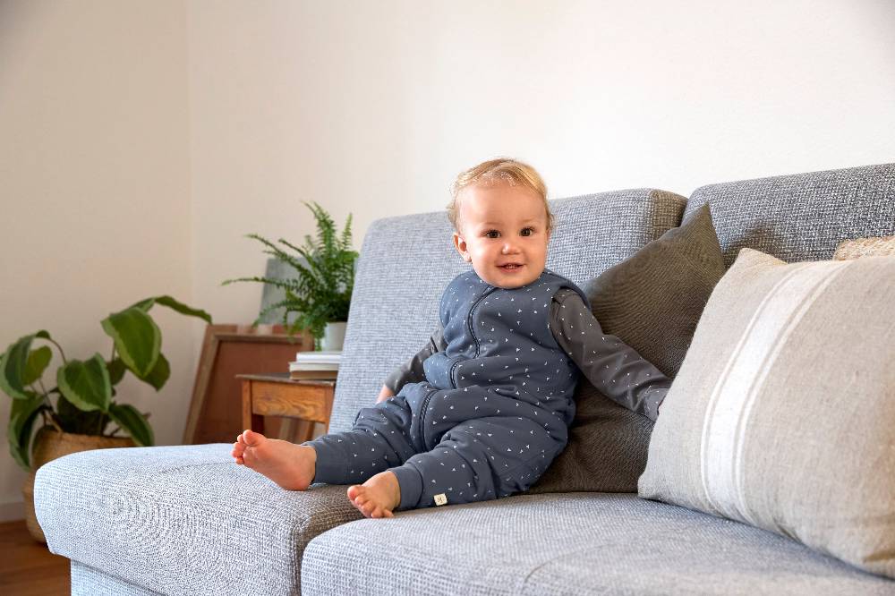 Lässig Kinder Schlafoverall 2,5 TOG, Triangle, Blau Tiefpreis