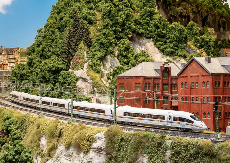 Märklin Triebwagenzug ICE 3, Baureihe 403 Top Angebot