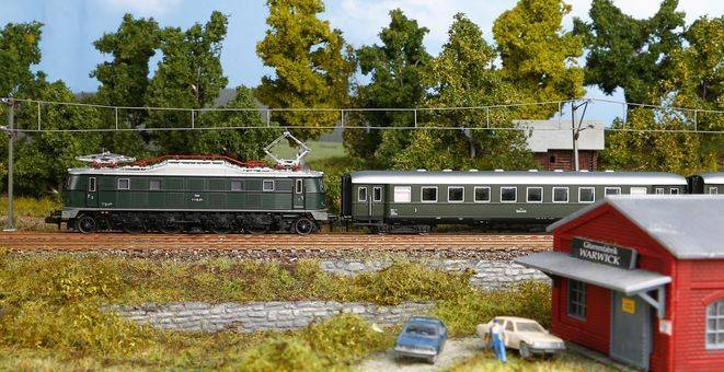 Piko N 2er Set Schürzeneilzugwagen ÖBB III Artikelnummer: 40622 Vierteljährliche Förderung