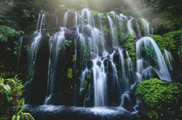 Ravensberger Matratzen Puzzle 3000 Teile - Wasserfall auf Bali Begrenzte Freigabe