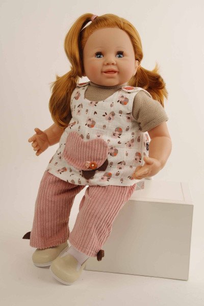 Schildkröt Manufaktur Puppe Klara 52 cm rote Haare, blaue Schlafaugen, Kleidung rose/braun Auslauf