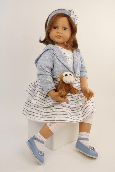 Schildkröt Manufaktur Puppe Johanna von Brigitte Paetsch 70 cm sitzend, braune Haare, Kleidung blau/weiss Bestseller