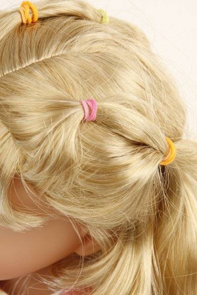 Schildkröt Manufaktur Stehpuppe Yella 46 cm blonde Haare, Kleidung rose/weiss/blau Nur für heute