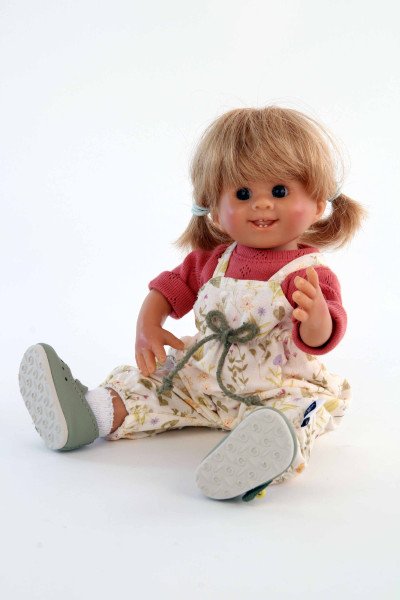 Schildkröt Manufaktur Puppe Müller-Wichtel Ida 25 cm blonde Haare, Blumenoverall Kostenloser Versand international