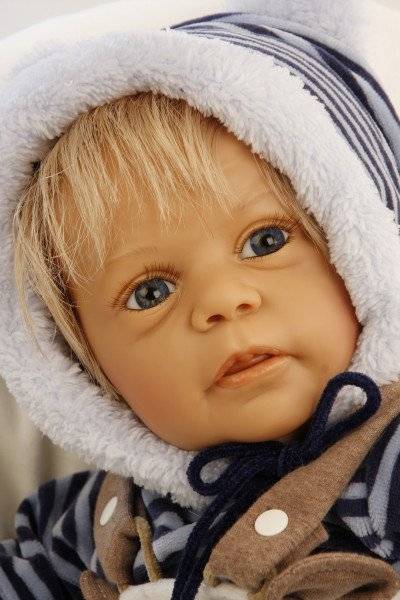 Schildkröt Manufaktur Puppe Leon 50 cm von Gudrun Legler blonde Haare, Kleidung blau/weiss Zeitlich begrenztes Angebot