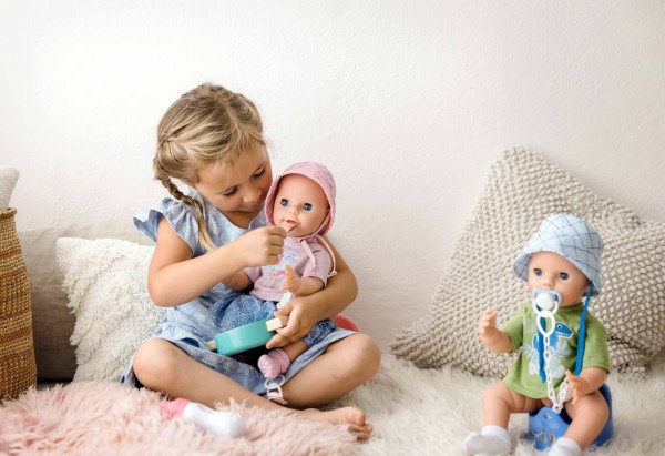 Schildkröt Manufaktur Trink + Näßbaby "Finn" 40 cm mit Malhaar und blauen Schlafaugen, Kleidung g weiss/grün/blau Letzte 3 Tage