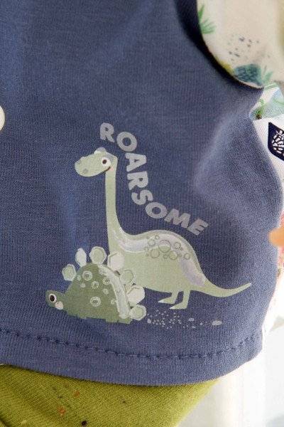 Schildkröt Manufaktur Kleidung zu Puppe Schlummerle 32 cm Junge, sommerlich mit Dinos Im Verkauf