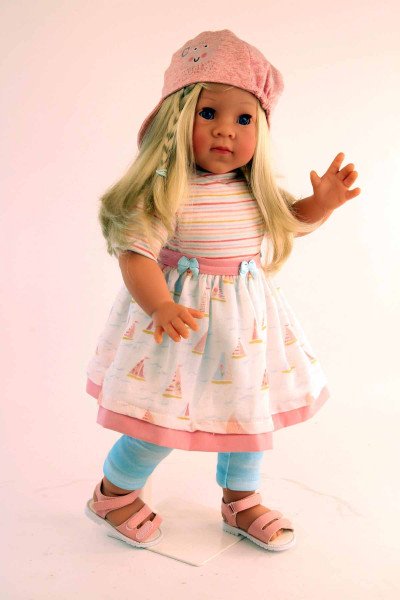 Schildkröt Manufaktur Stehpuppe Elli 52 cm blonde Haare, blaue Schlafaugen, maritime Kleidung weiss/blau/rose Super Sparpreis