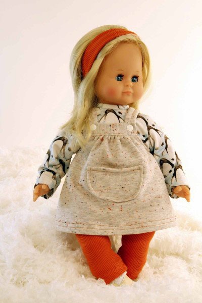 Schildkröt Manufaktur Puppe Schlummerle 37 cm blonde Haare, blaue Schlafaugen, Pinguinkleidung Bis zu 55% Rabatt