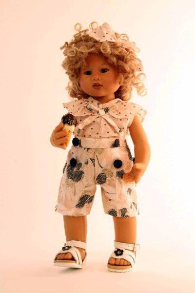 Schildkröt Manufaktur Puppe Müller-Wichtel Kimiko 30 cm blonde Haare, Kleidung rose/braun 2025