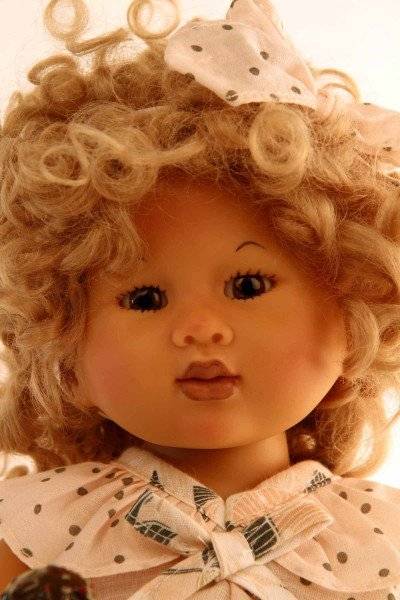 Schildkröt Manufaktur Puppe Müller-Wichtel Kimiko 30 cm blonde Haare, Kleidung rose/braun 2025