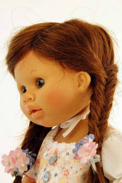 Schildkröt Manufaktur Puppe Müller-Wichtel Lili Gr 30, braune Haare, im Dirndl rose/blau Hotsell