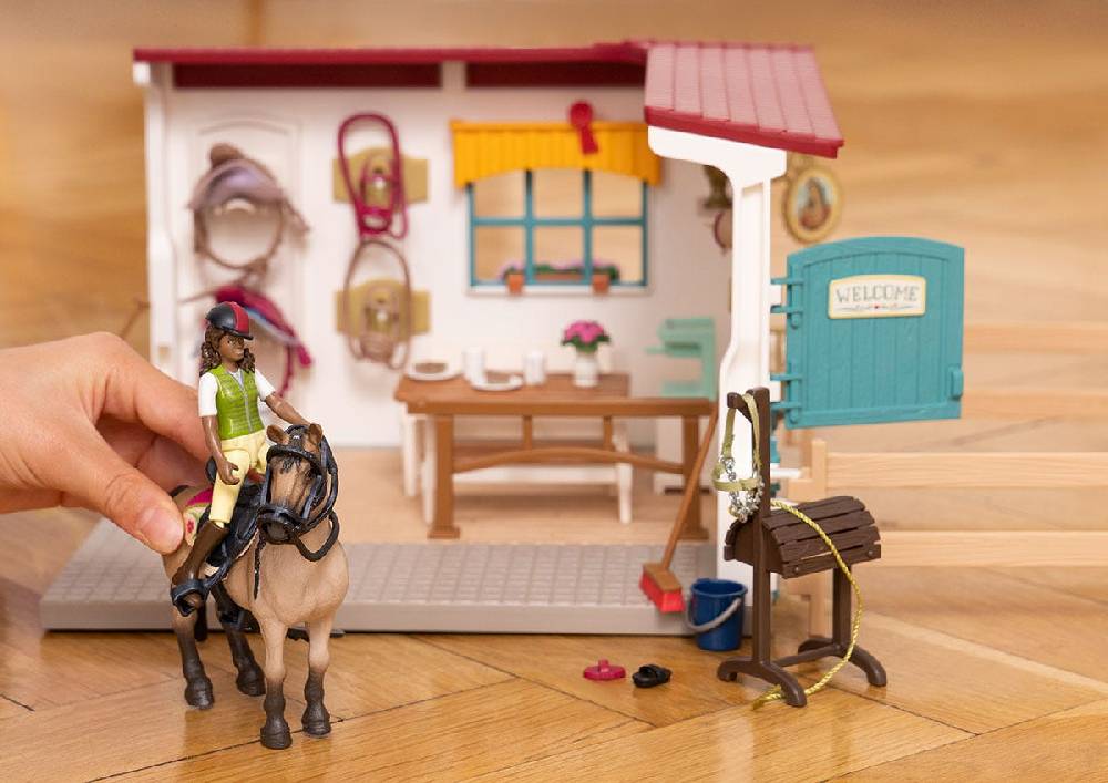 Schleich Sattelkammer Fabrikladen