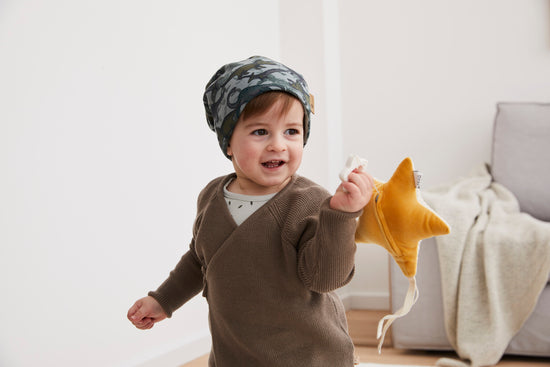 Sterntaler Beanie aus Sweat mit Dinosaurier-Motiv Versandkostenfrei