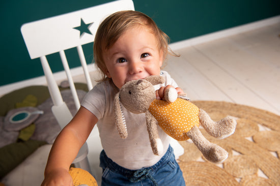 Sterntaler Mini-Spieltier Hase Happy mit Rassel, Rost Bis zu 60% Rabatt