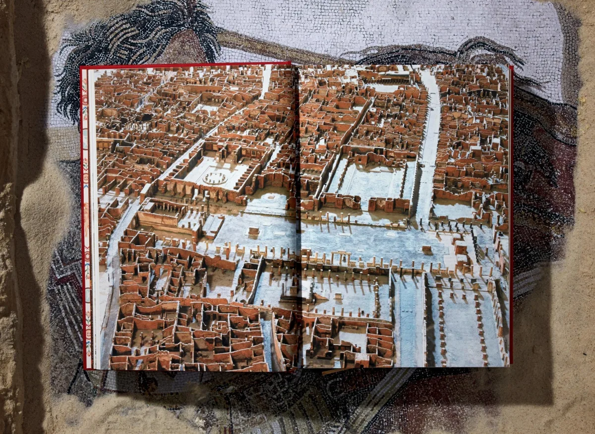 TASCHEN Fausto & Felice Niccolini. Houses and Monuments of Pompeii Sonderangebote