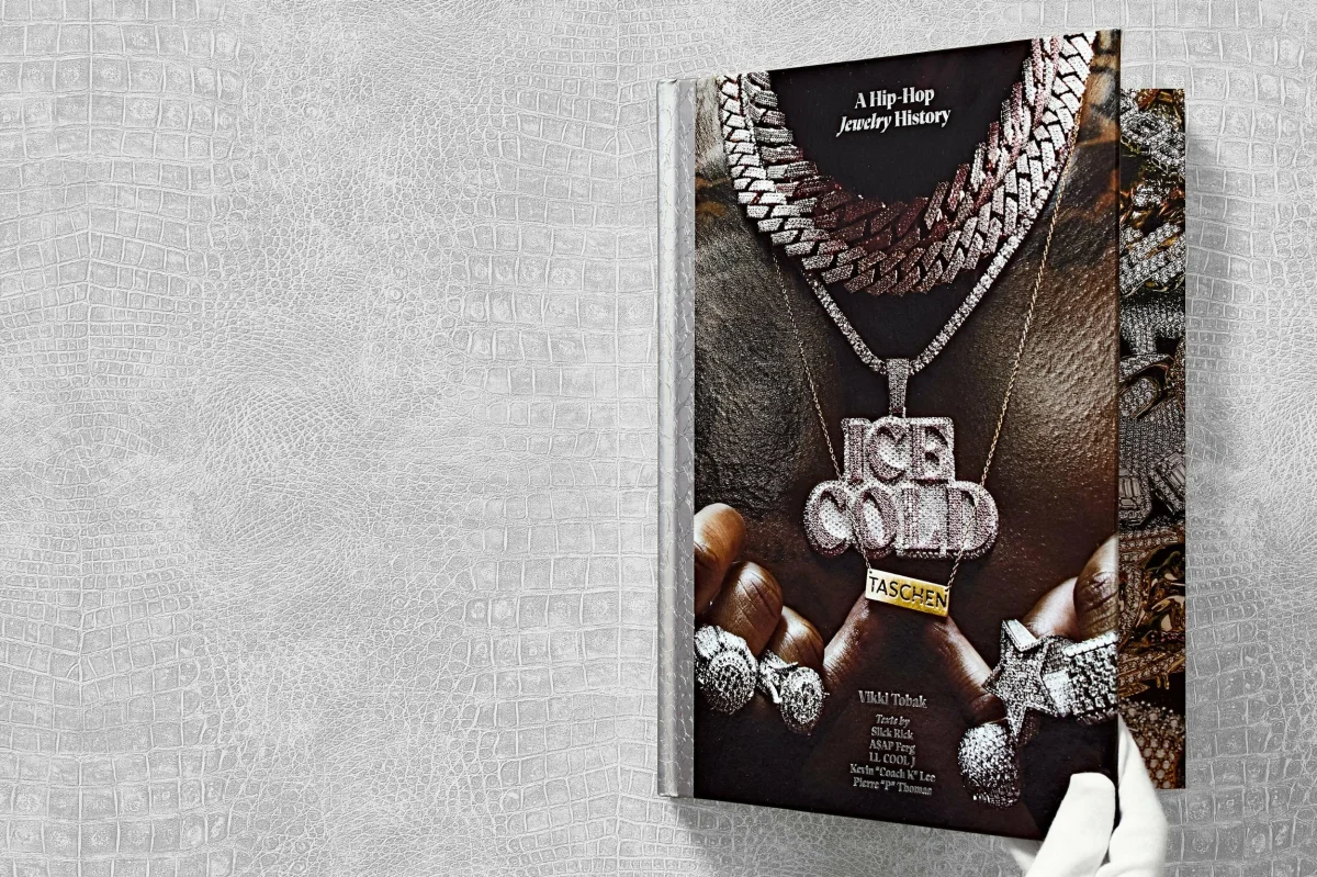 TASCHEN Ice Cold. A Hip-Hop Jewelry History im Angebot