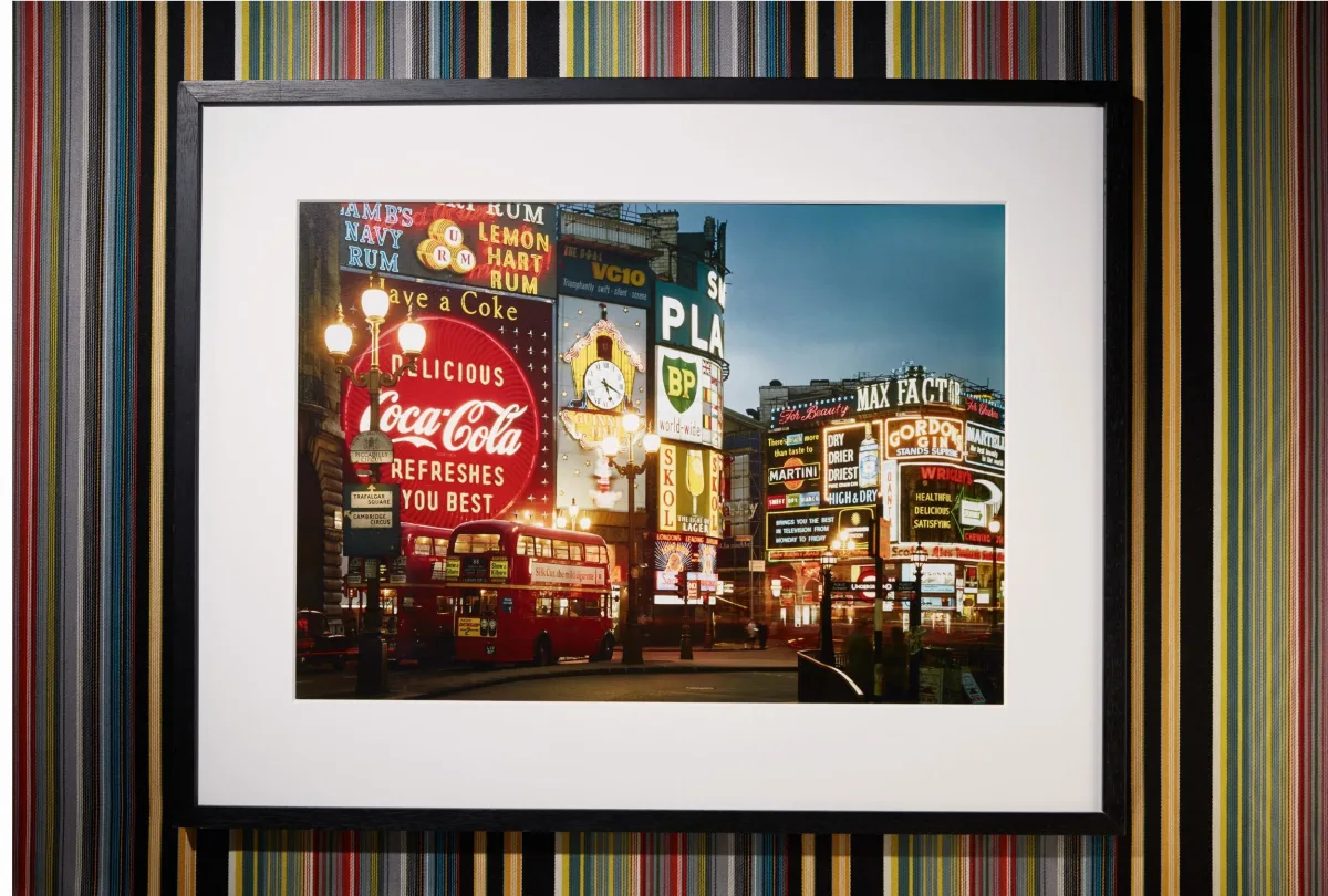 TASCHEN London. Portrait of a City, Paul Smith Edition No. 1–500 ‘Piccadilly Circus’ Im Verkauf