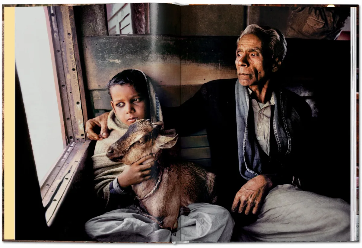 TASCHEN Steve McCurry. Animals Preisnachlass