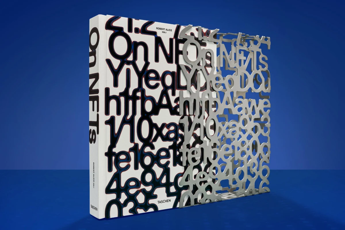 TASCHEN On NFTs. Art Edition No. 1–100, Sofia Crespo ‘{{floral automata_1236}}’ 50% Rabatt für begrenzte Zeit